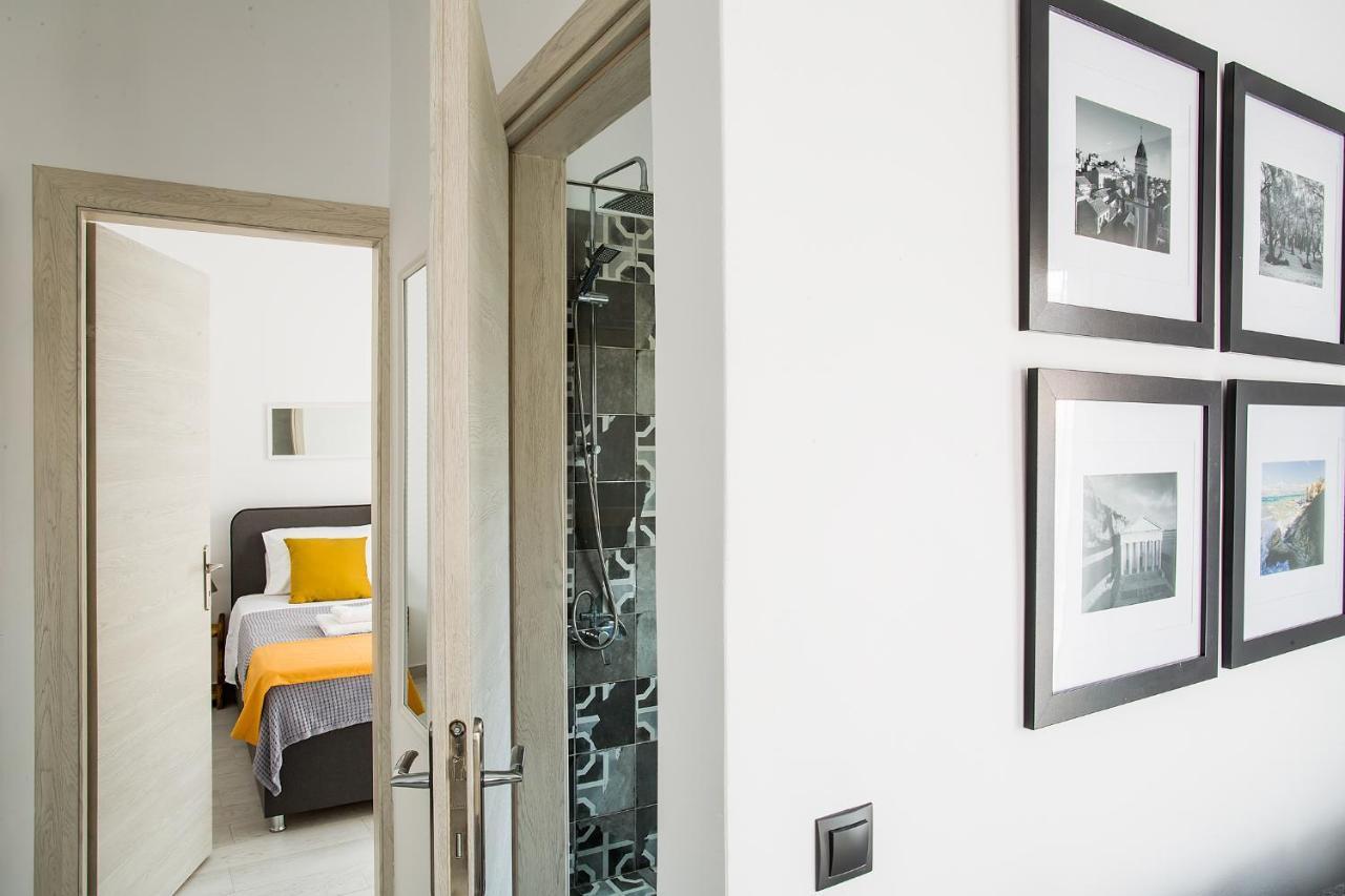 Deluxe Town Hall Square Flat In Historical Center 3 Corfu  Exterior foto